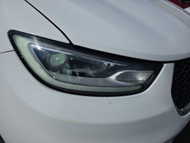 Used 2025 Chrysler Pacifica Select w/ Uconnect Theater Family Group image 26