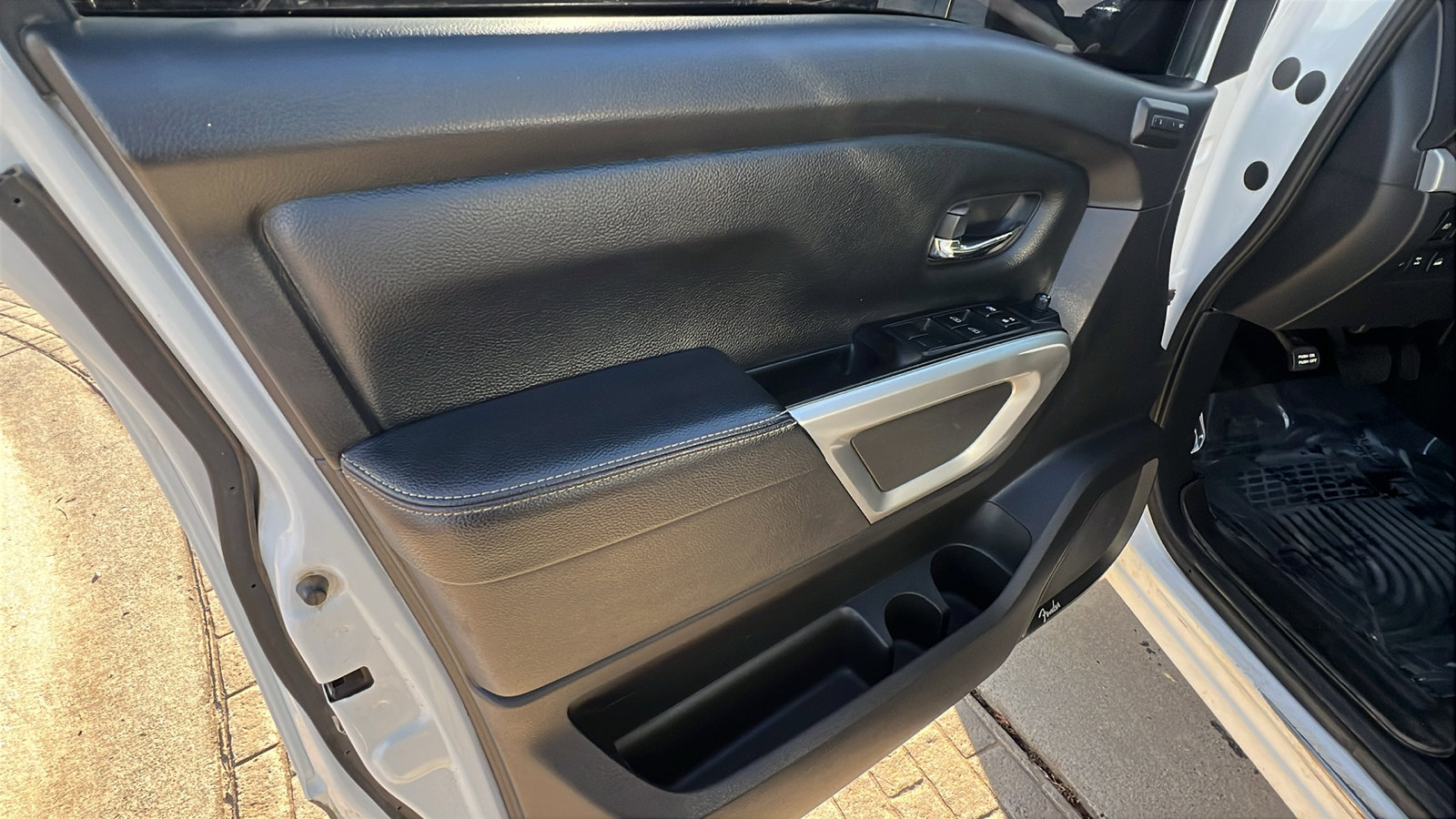 Used 2019 Nissan Titan PRO-4X w/ Pro-4x Convenience Package image 14