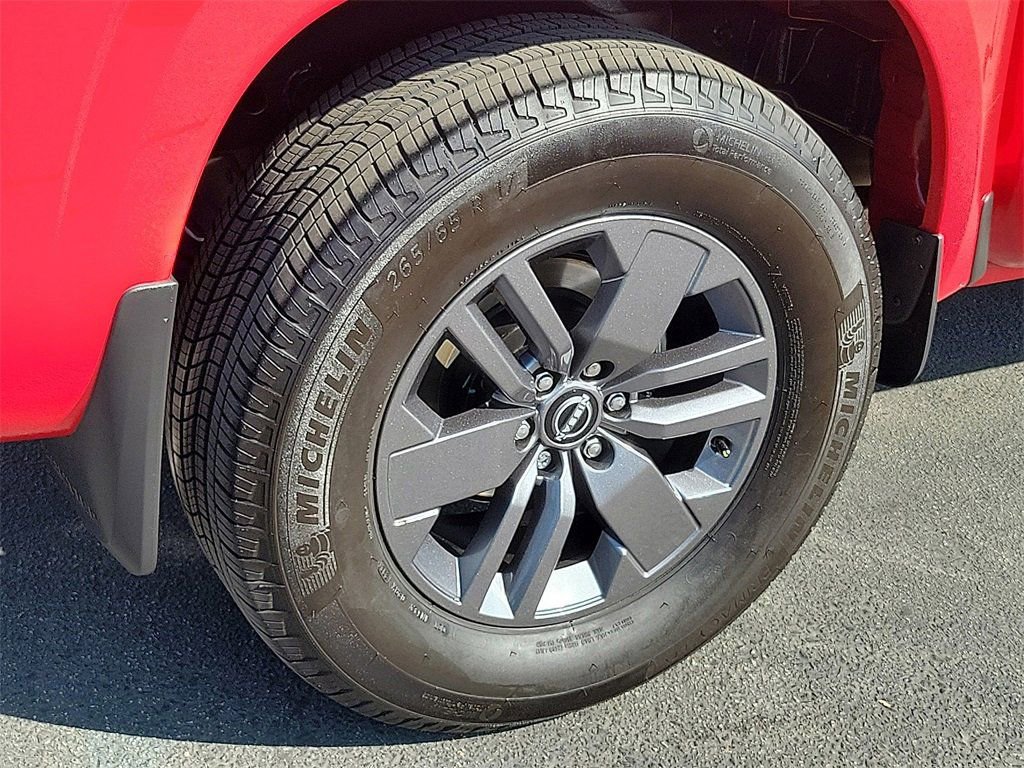 Certified 2025 Nissan Frontier SV image 23
