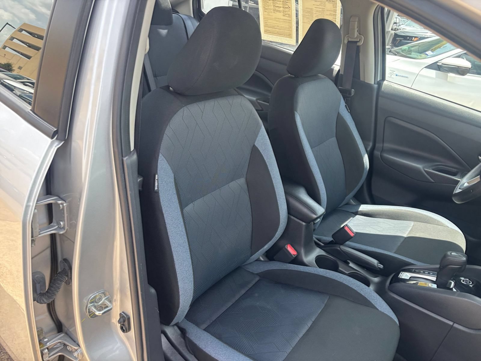 Used 2025 Nissan Versa SV FWD image 33