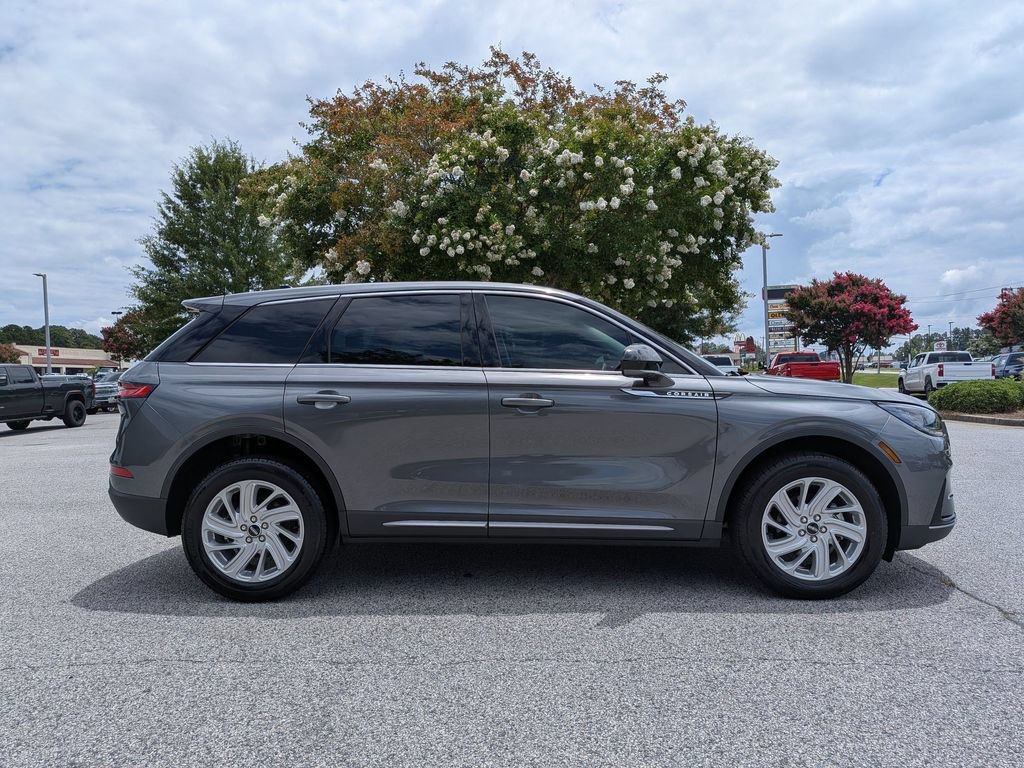 Used 2023 Lincoln Corsair AWD w/ Towing Package image 9