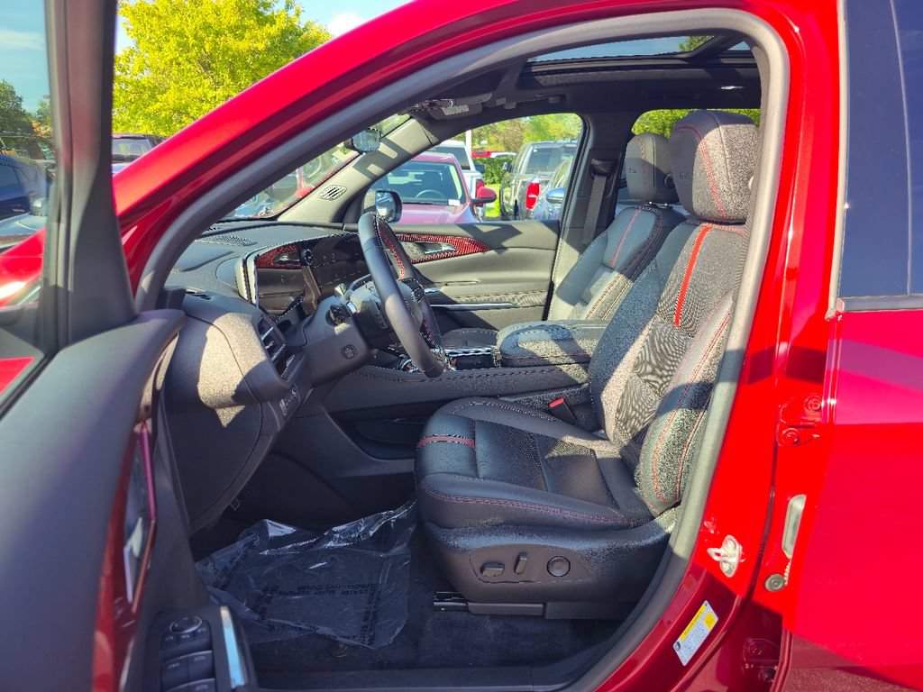 Certified 2024 Chevrolet Traverse RS w/ LPO, Floor Liner Package AWD/4WD image 22