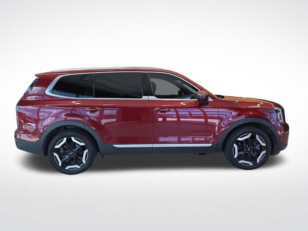 Certified 2023 Kia Telluride EX w/ EX Captain's Chair Package FWD image 9
