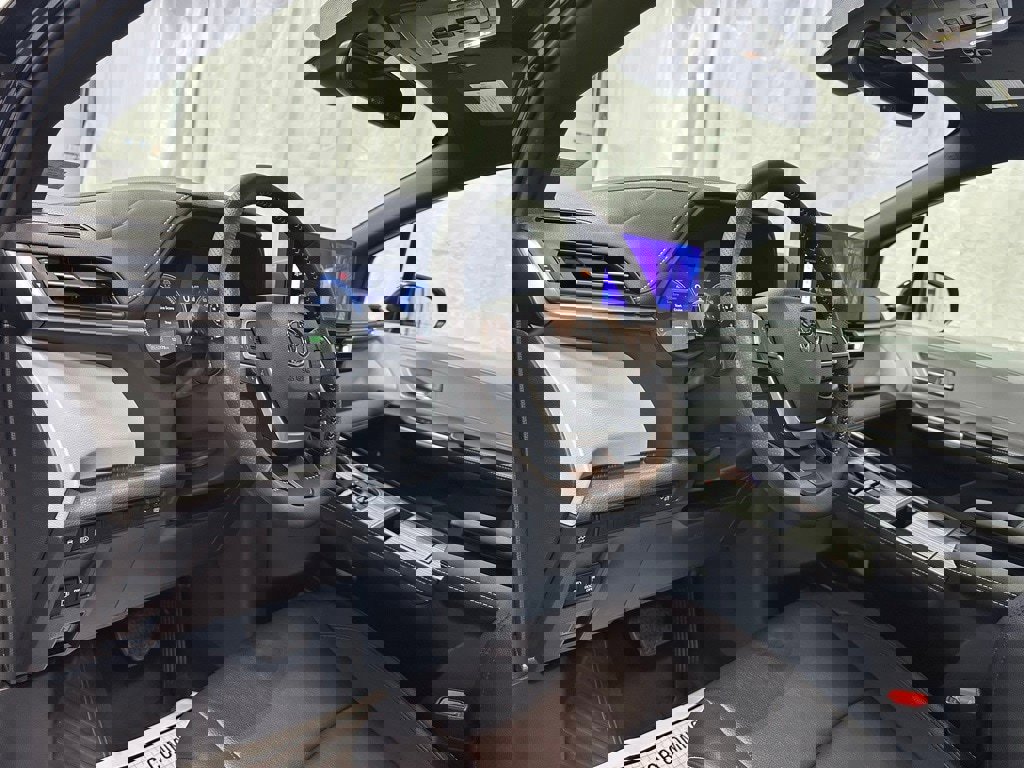 Used 2025 Toyota Sienna XSE image 15