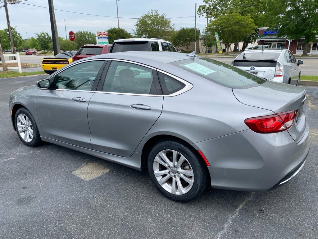 Used 2017 Chrysler 200 Limited Platinum FWD image 9