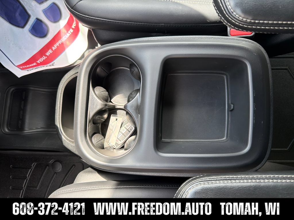 Used 2025 Chrysler Pacifica Select FWD image 32