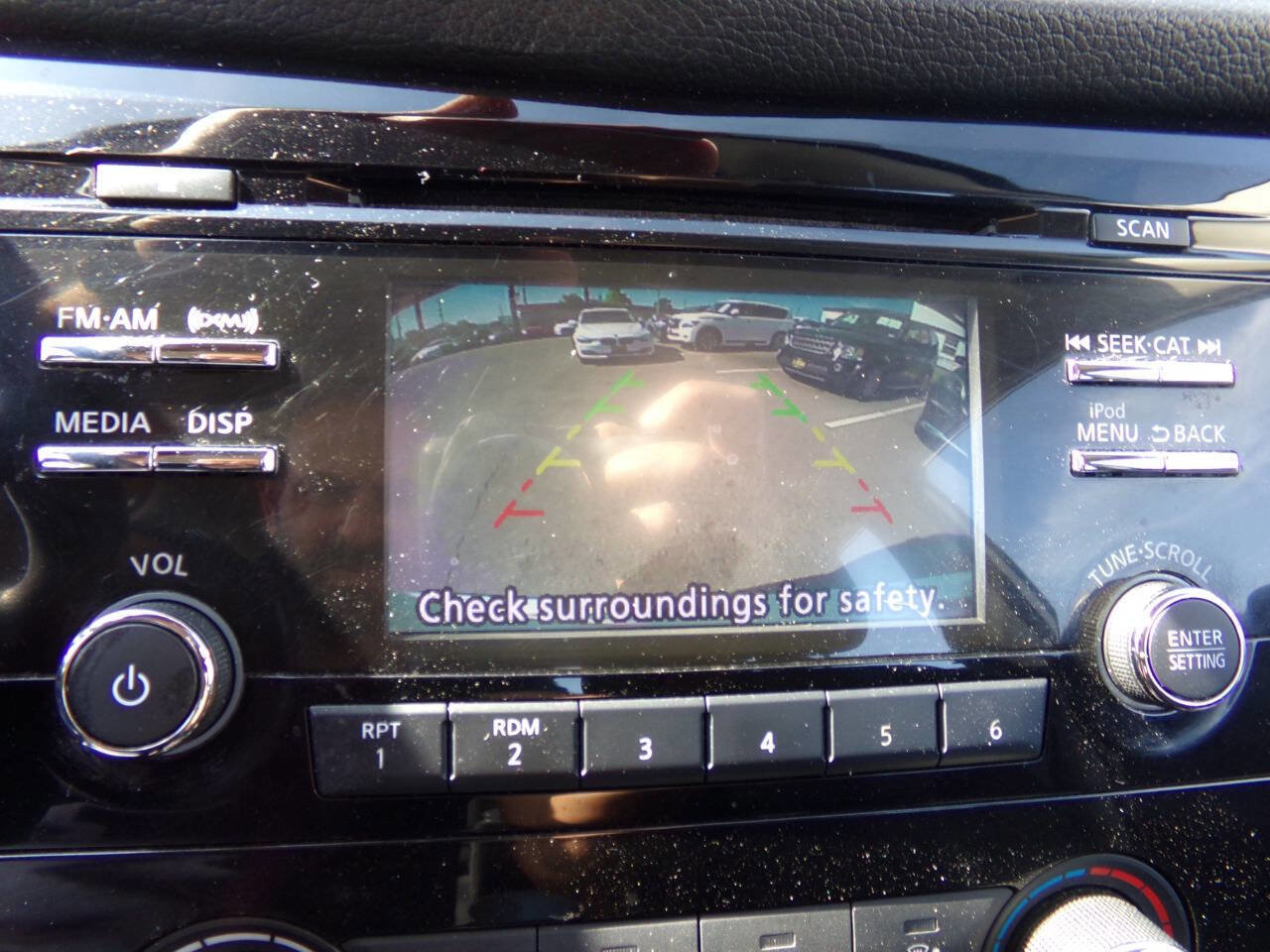 Used 2017 Nissan Rogue S image 37