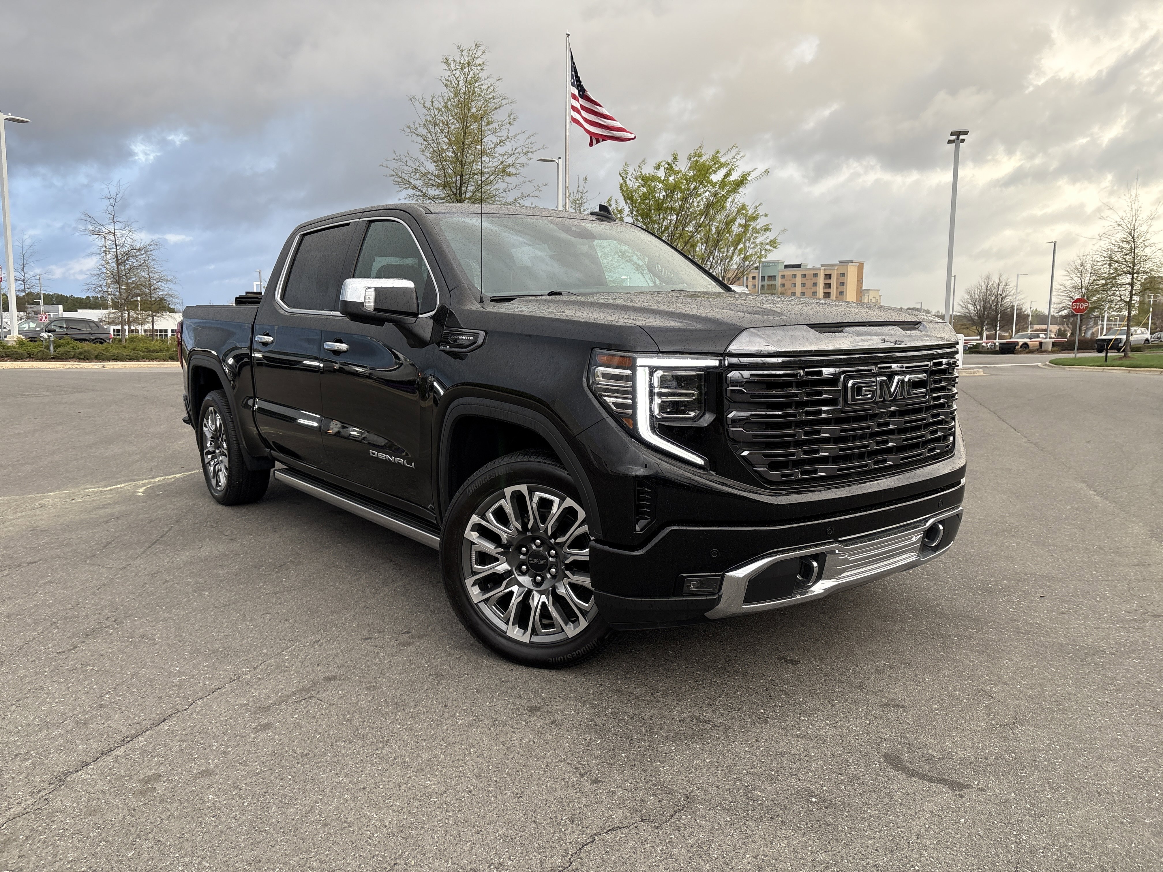 Used 2024 GMC Sierra 1500 Denali Ultimate image 2