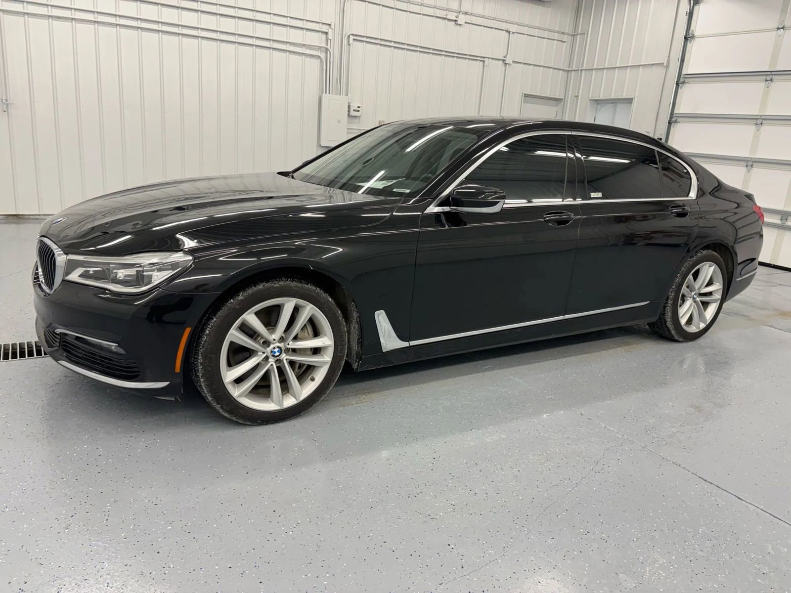 Used 2018 BMW 750i xDrive image 15