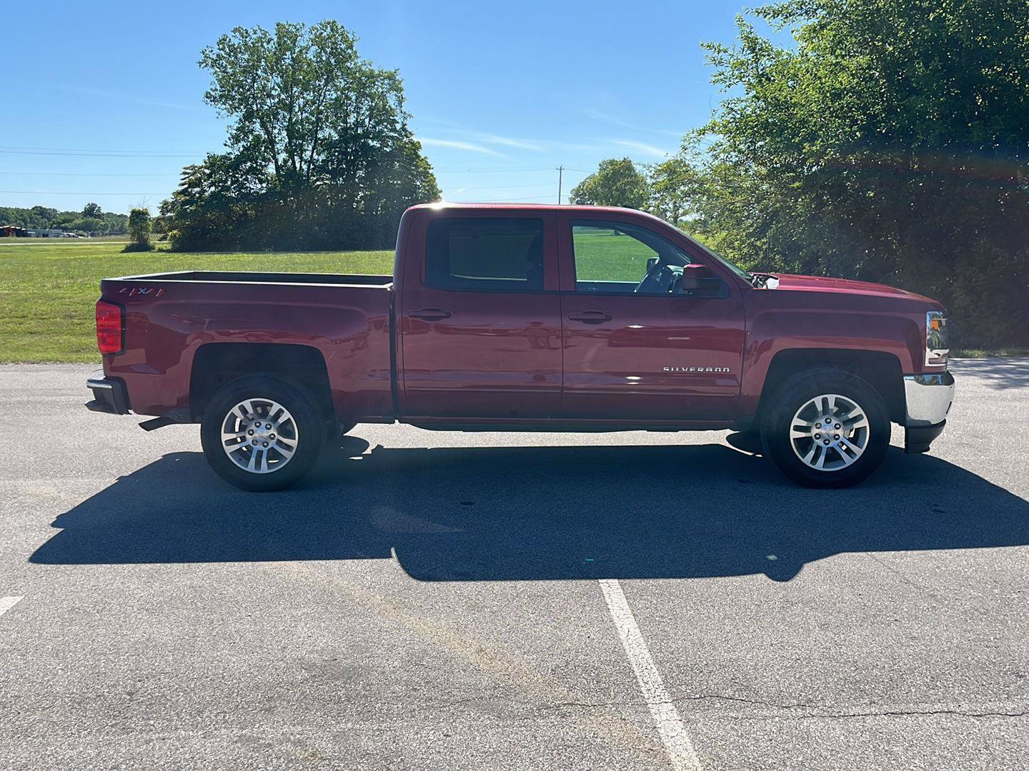Used 2018 Chevrolet Silverado 1500 LT w/ All Star Edition AWD/4WD image 6
