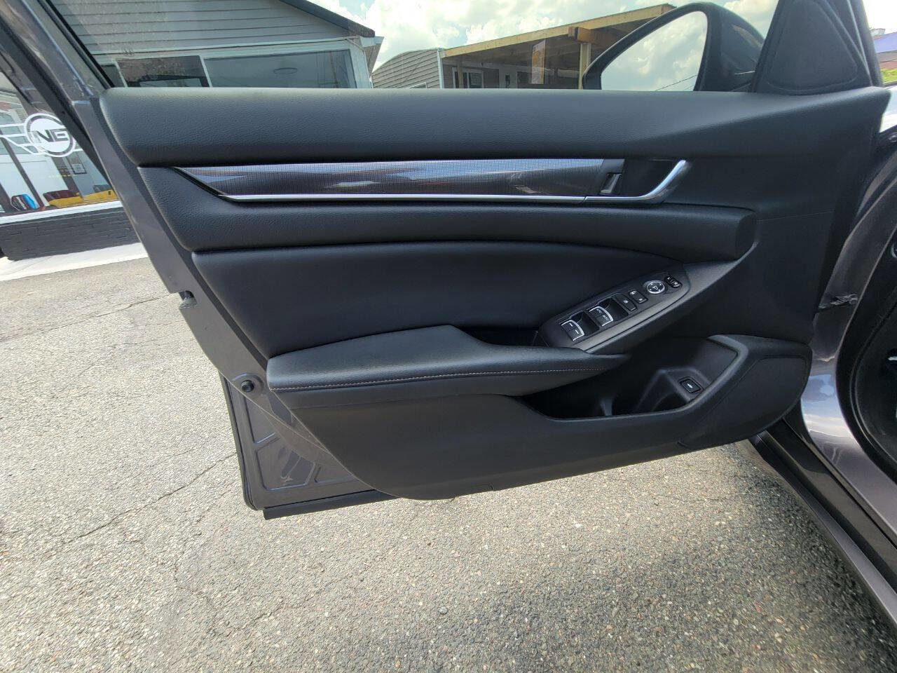 Used 2019 Honda Accord Sport image 12