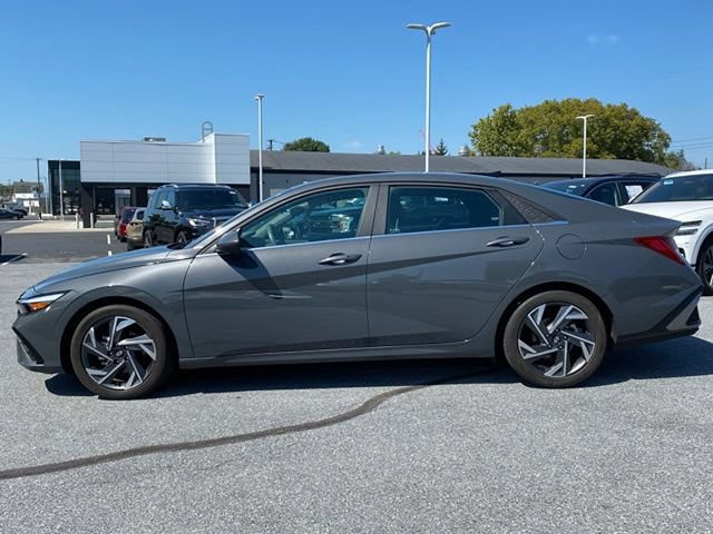 Used 2024 Hyundai Elantra SEL w/ Convenience Package FWD image 7