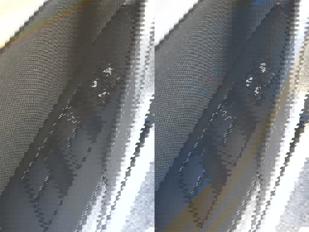 Used 2015 Toyota Corolla LE image 17