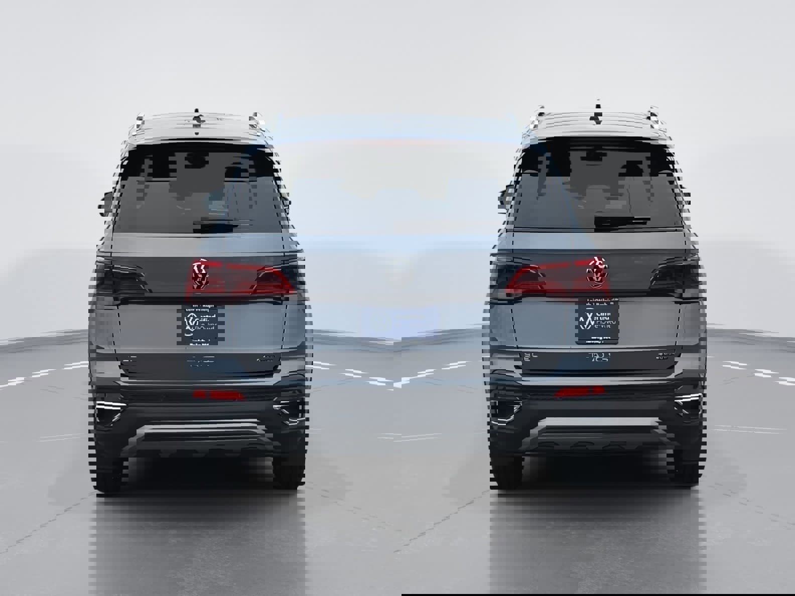 Certified 2022 Volkswagen Taos SEL w/ Panoramic Sunroof Package image 4