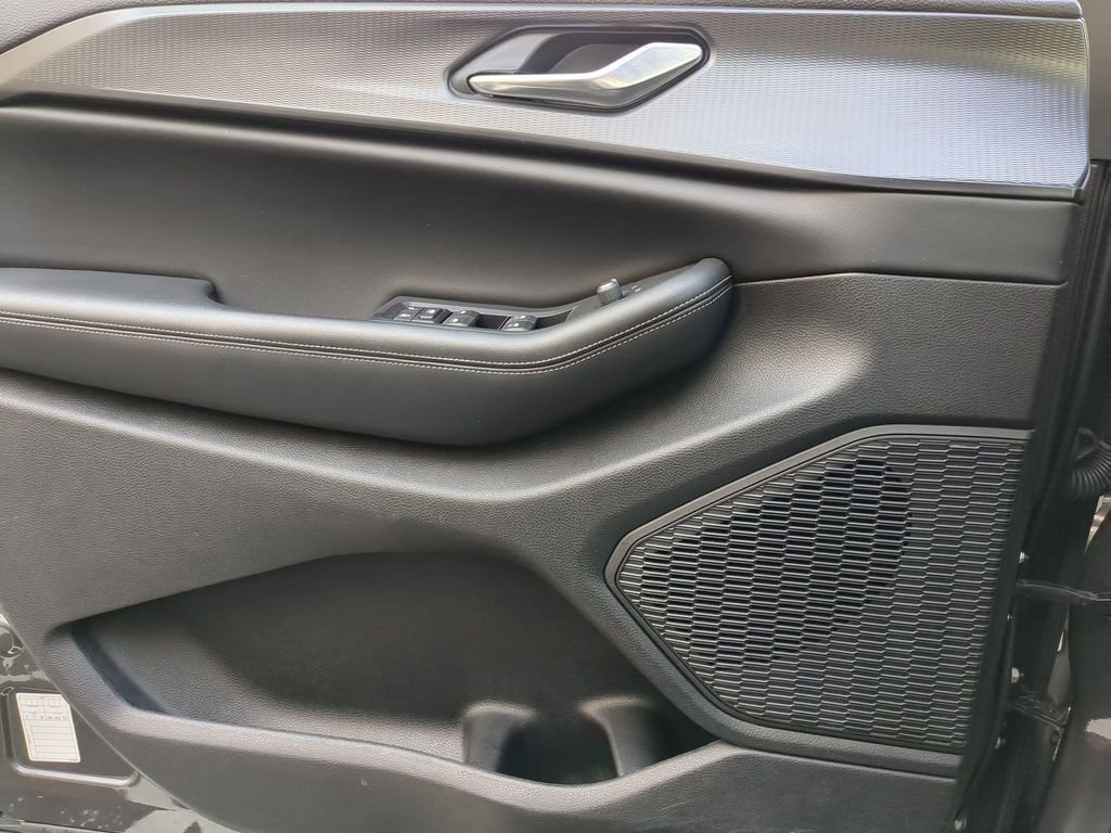 Used 2024 Jeep Grand Cherokee L Laredo image 11