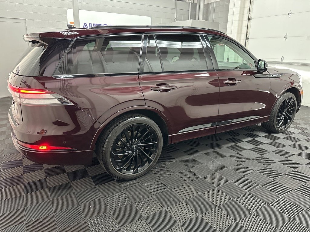 Used 2023 Lincoln Aviator Reserve w/ Equipment Group 201A image 11