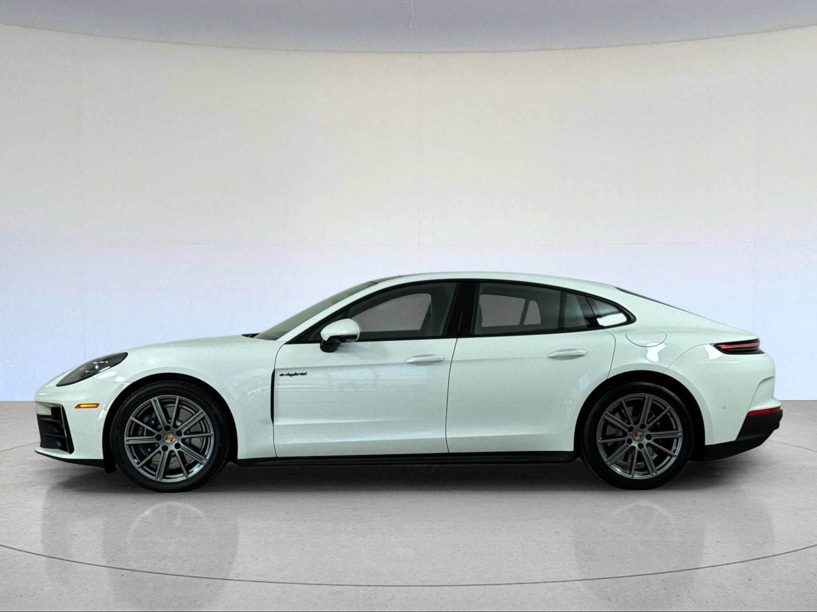 Used 2026 Porsche Panamera 4 E-Hybrid AWD/4WD image 2