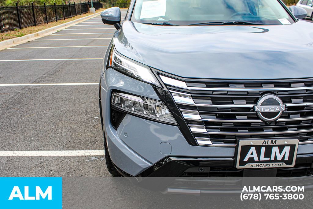 Used 2024 Nissan Rogue Platinum w/ Platinum Premium Package image 12