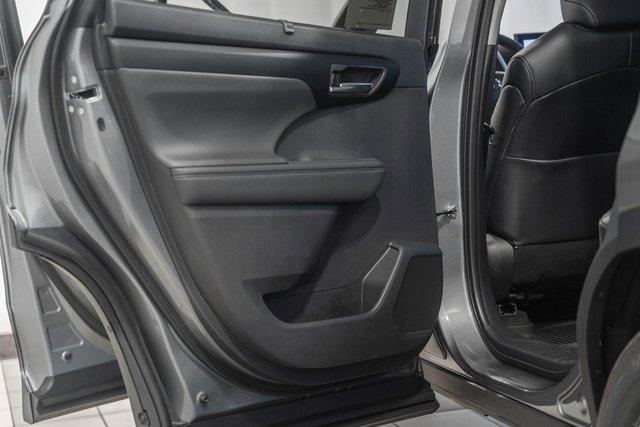 New 2025 Toyota Highlander XLE image 39