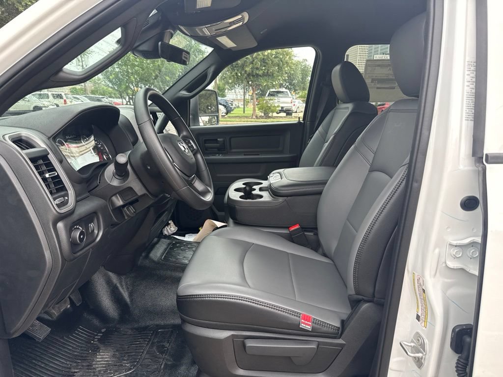 New 2026 RAM 3500 Tradesman AWD/4WD image 13