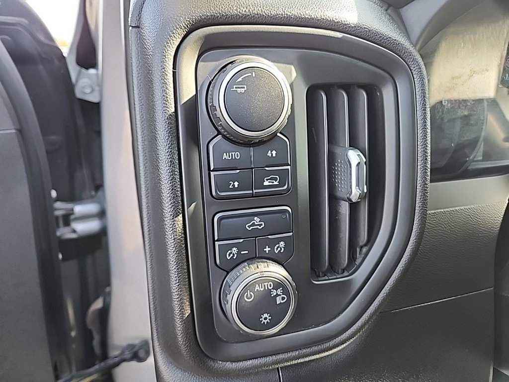 Used 2023 Chevrolet Silverado 1500 Custom AWD/4WD image 16