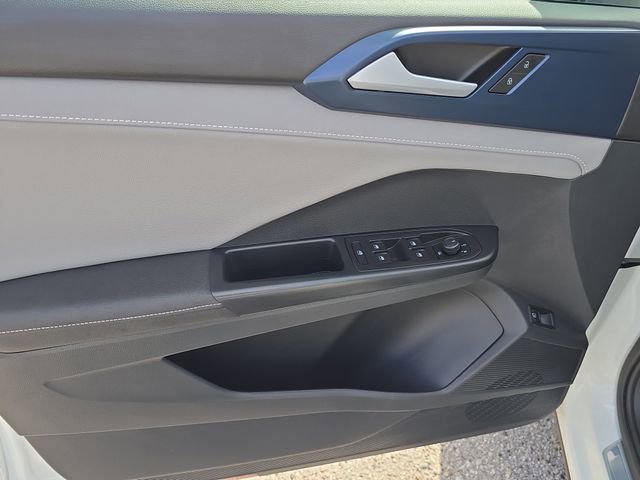 Used 2024 Volkswagen Taos SE image 19