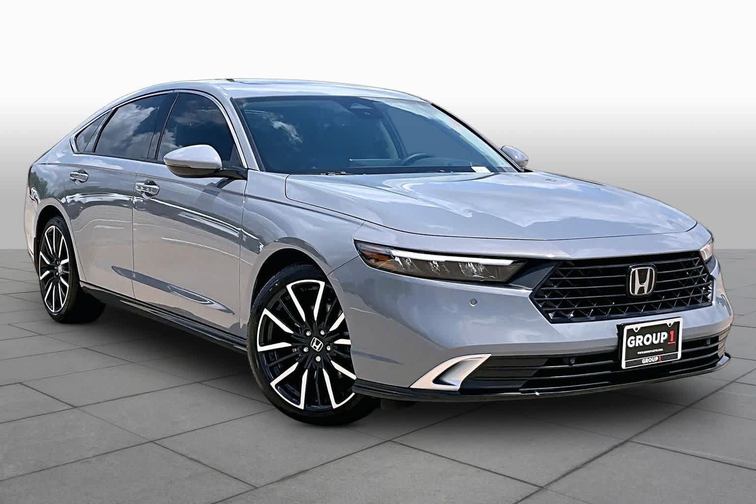 Used 2025 Honda Accord Touring image 3