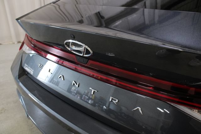 Used 2023 Hyundai Elantra Limited FWD image 34