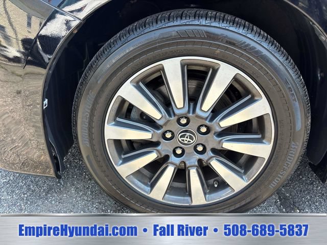 Used 2018 Toyota Sienna XLE w/ XLE Navigation Package AWD/4WD image 7