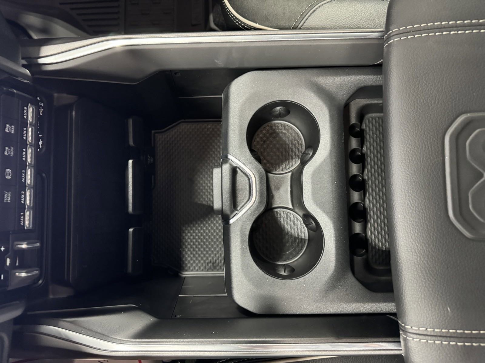 New 2024 RAM 2500 Laramie w/ Night Edition image 42