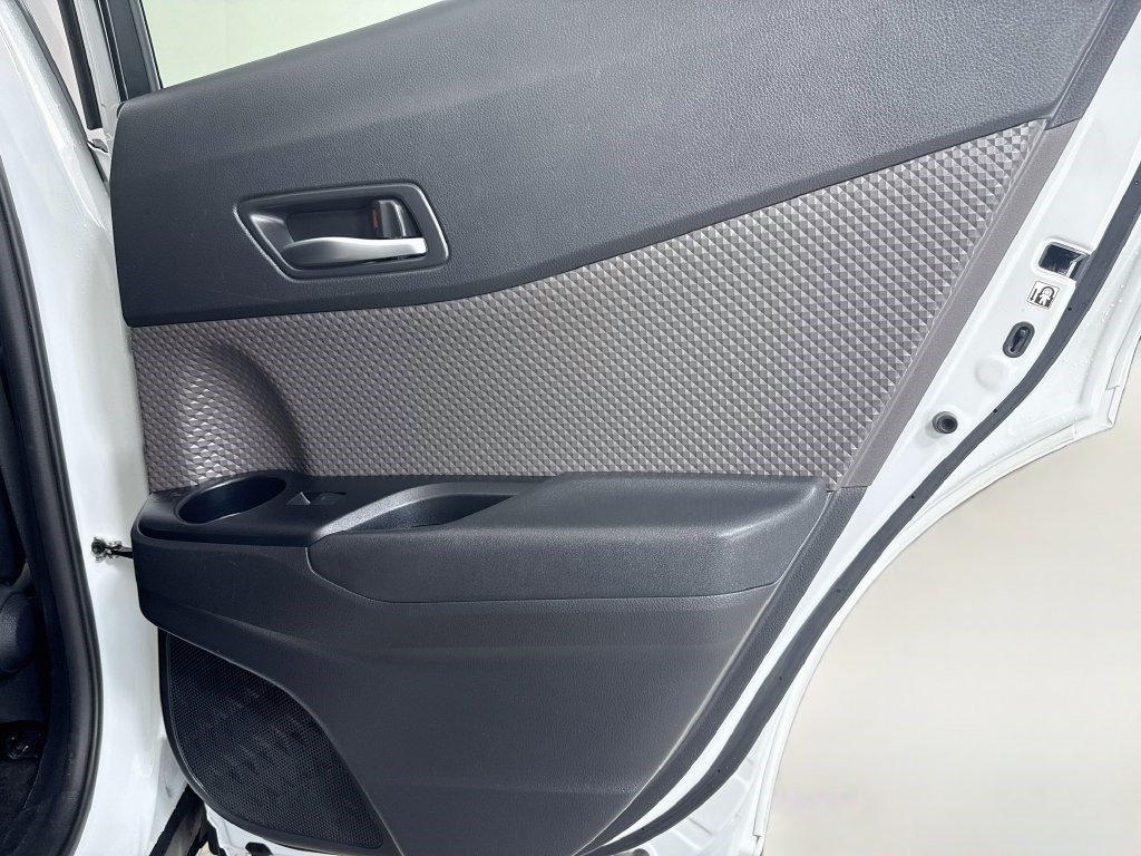 Used 2022 Toyota C-HR Limited FWD image 27