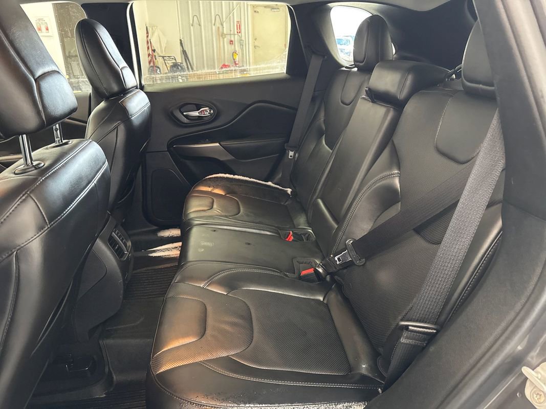 Used 2020 Jeep Cherokee Limited w/ Mopar Interior Package image 19