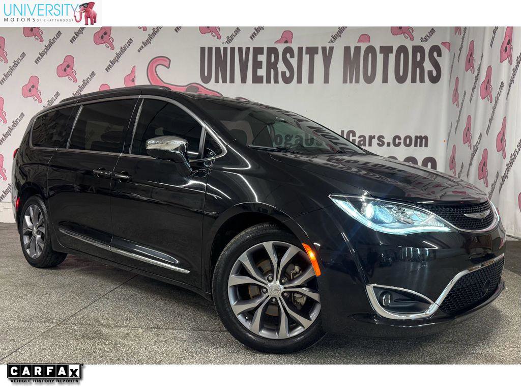 Used 2020 Chrysler Pacifica Limited image 1