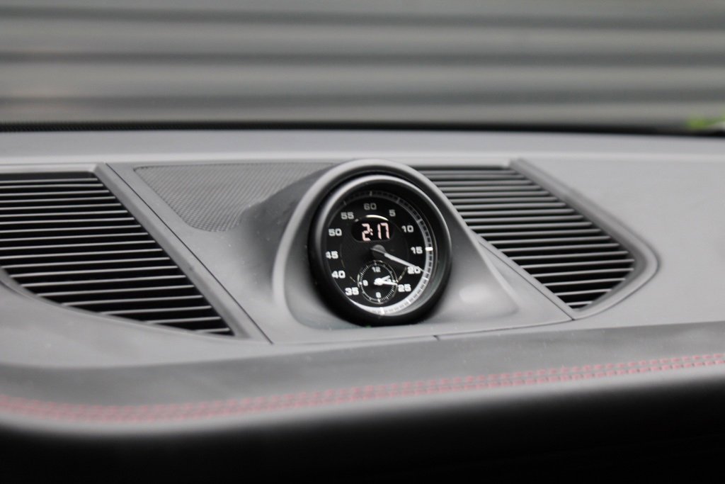 Used 2025 Porsche Macan image 25