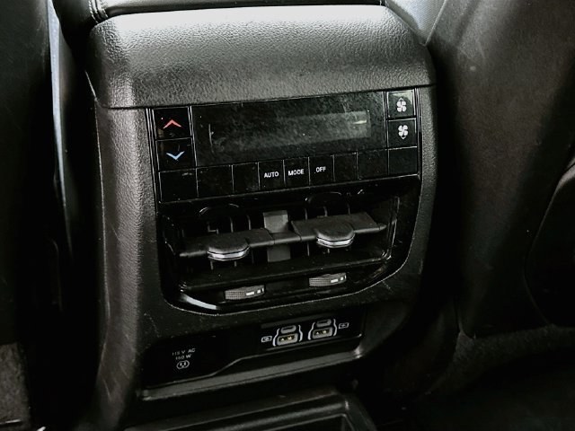 Used 2024 Jeep Grand Cherokee L Altitude AWD/4WD image 26