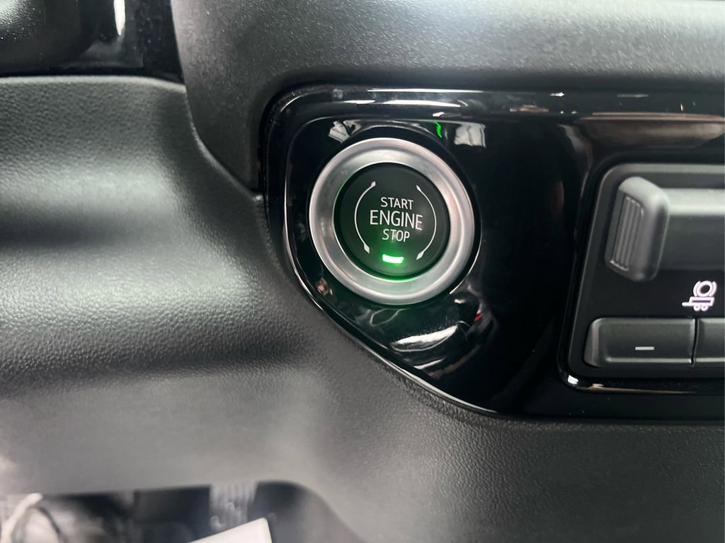 Used 2025 Chevrolet Silverado 1500 LT image 29