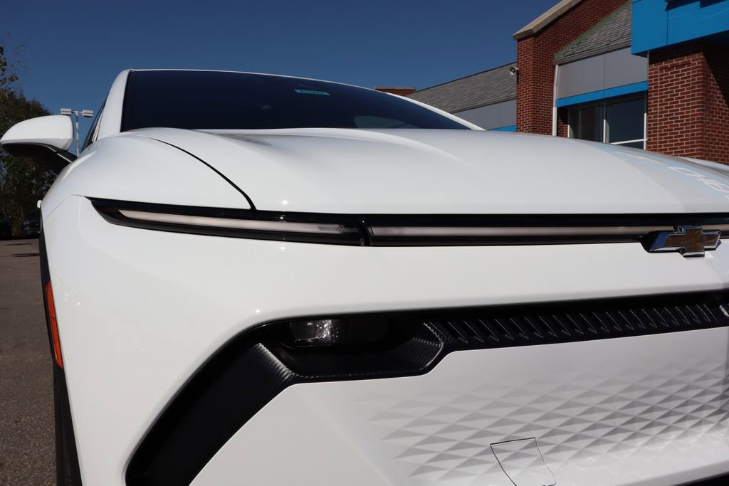 New 2026 Chevrolet Equinox EV LT image 3