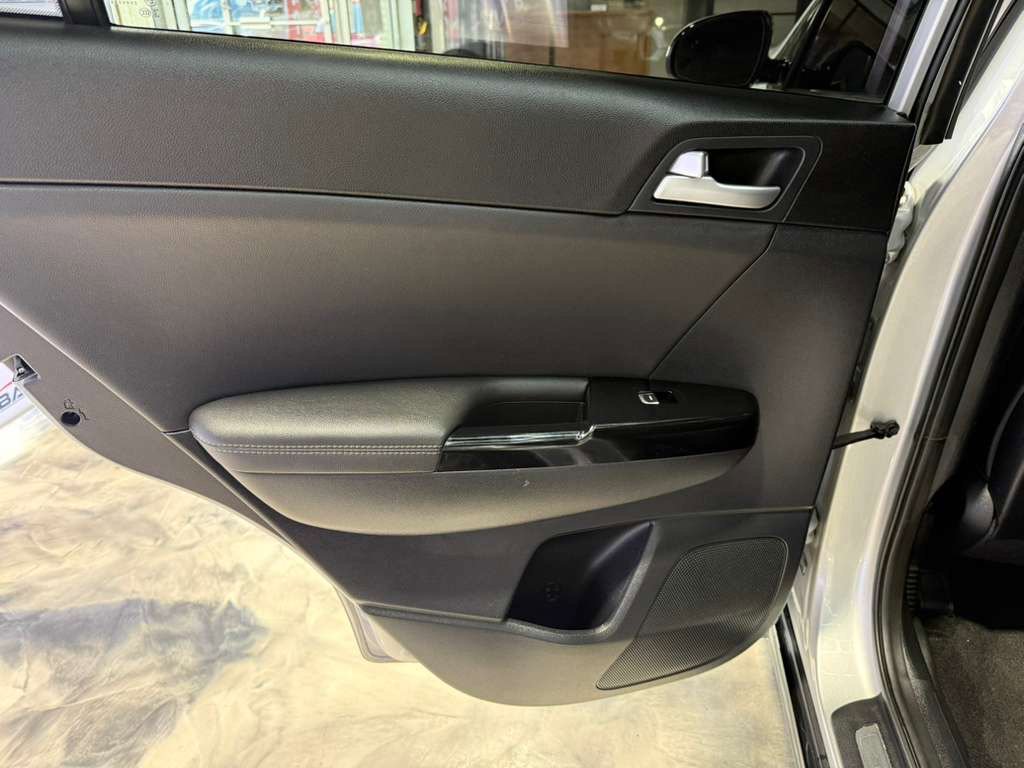 Used 2022 Kia Sportage Nightfall Edition w/ Nighfall AWD Premium Package image 33