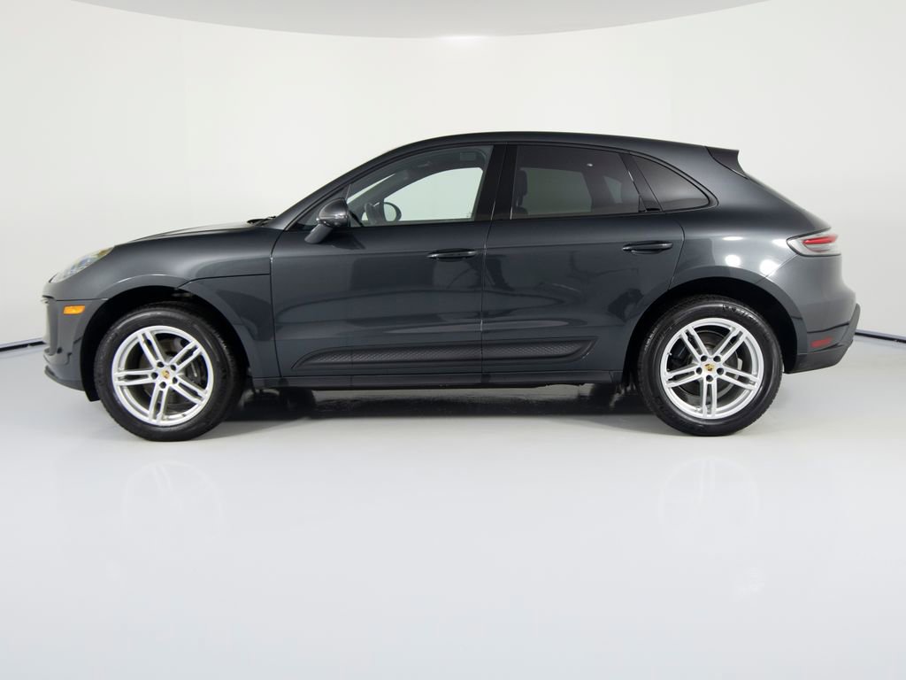 Certified 2025 Porsche Macan image 7