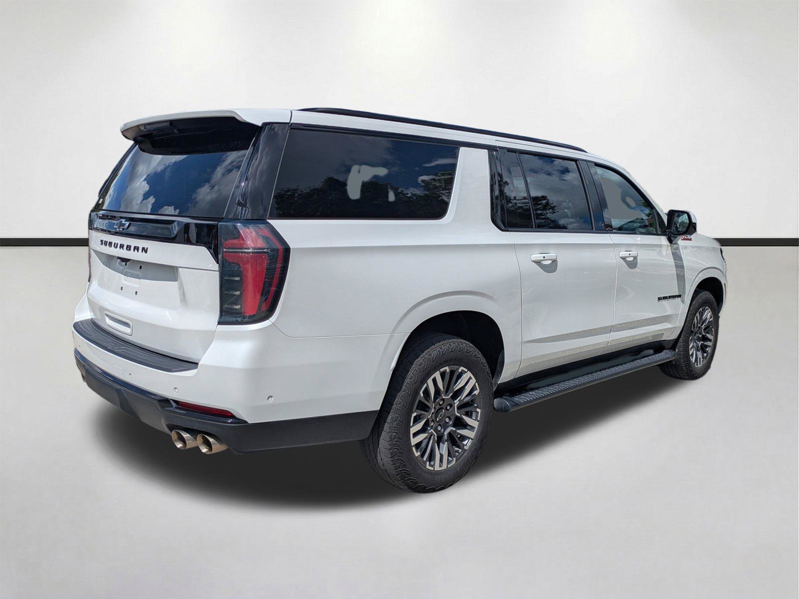 Used 2025 Chevrolet Suburban Z71 AWD/4WD image 5
