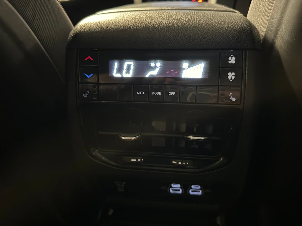Used 2021 Jeep Grand Cherokee L Limited AWD/4WD image 15