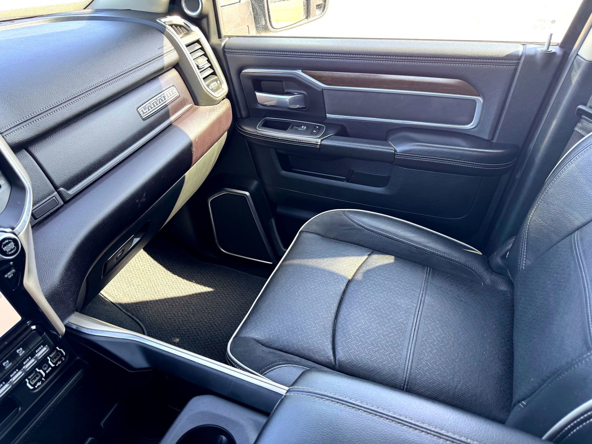 Used 2023 RAM 3500 Laramie image 31