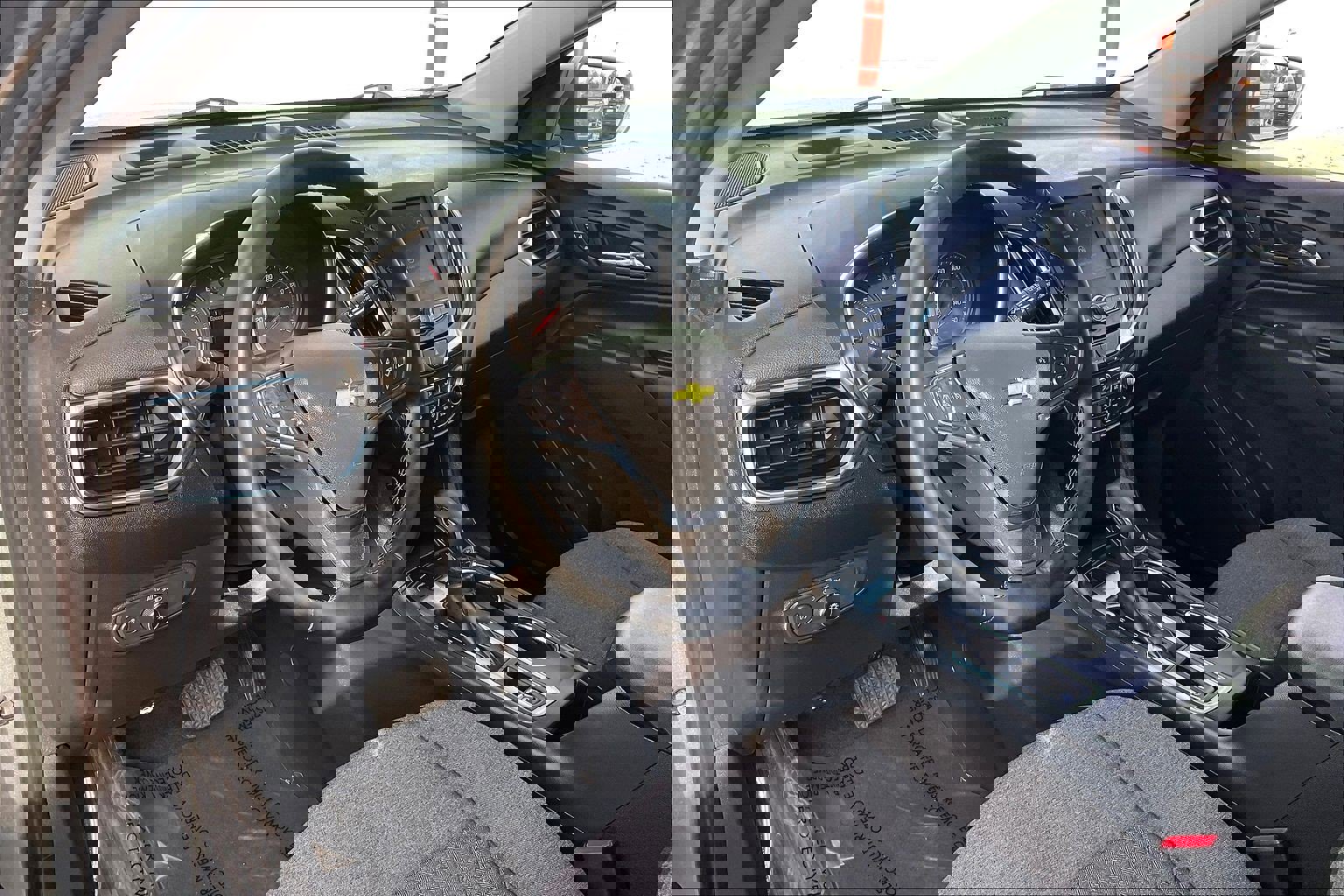 Used 2023 Chevrolet Equinox LT w/ Driver Convenience Package image 18