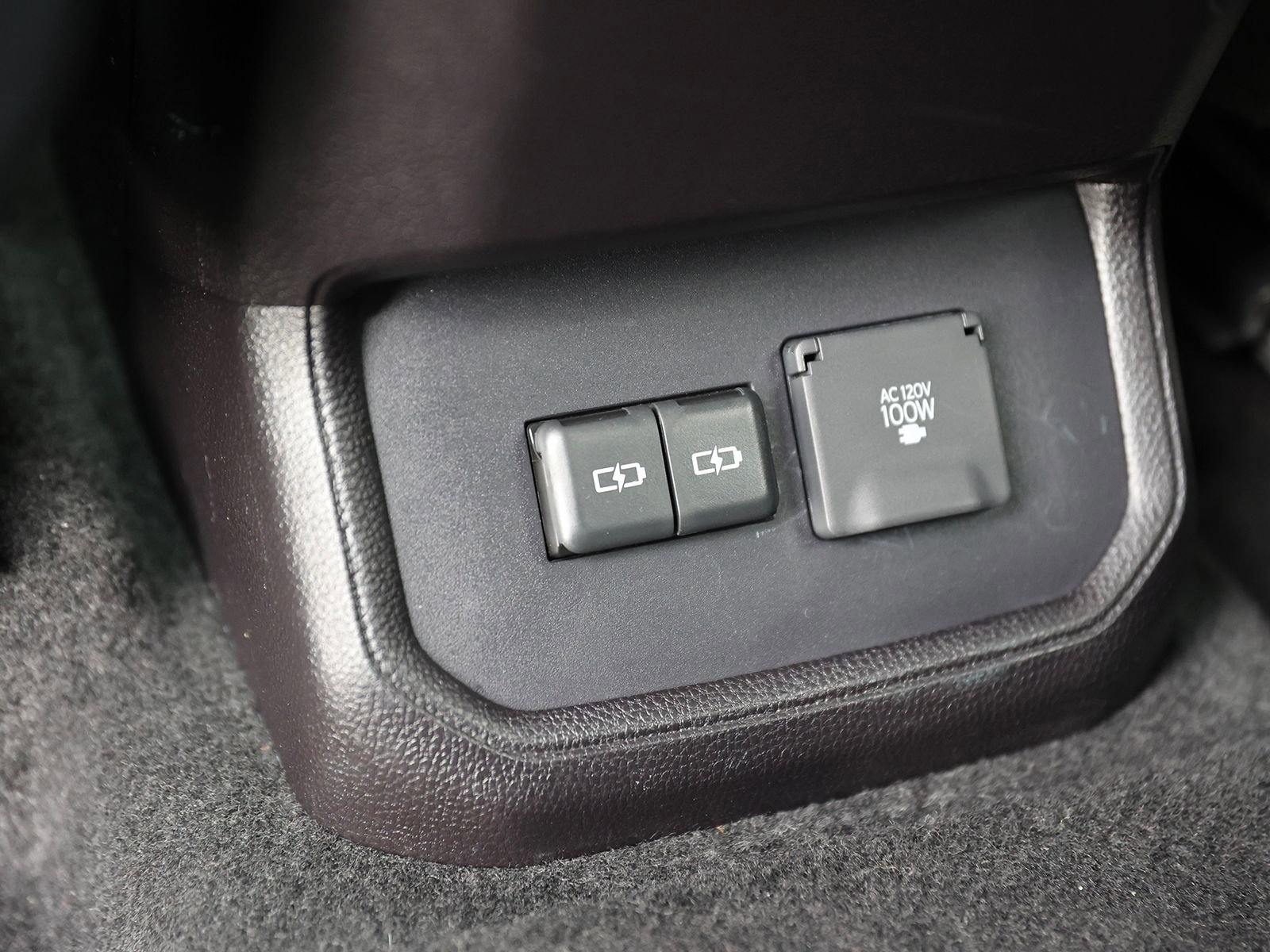 Used 2023 Toyota Highlander Platinum image 24