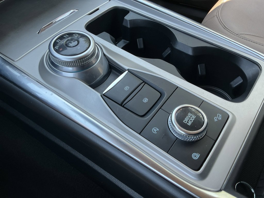 Used 2021 Ford Explorer Limited w/ Equipment Group 301A AWD/4WD image 35