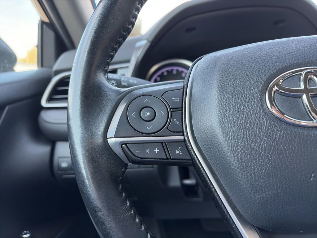 Used 2022 Toyota Camry XLE image 17