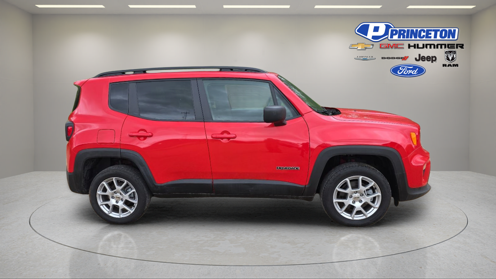 Used 2023 Jeep Renegade Latitude w/ Sun & Fun Group AWD/4WD image 8