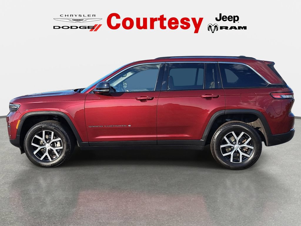 Certified 2023 Jeep Grand Cherokee Limited w/ Trailer Tow Prep Group (B) AWD/4WD image 7