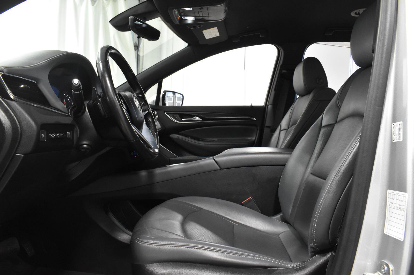 Used 2022 Buick Enclave Premium image 3