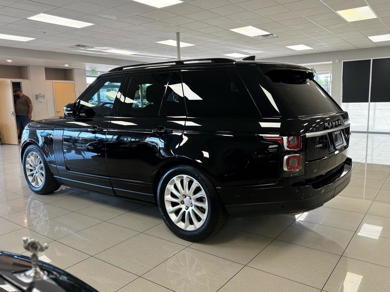 Used 2018 Land Rover Range Rover HSE AWD/4WD image 7